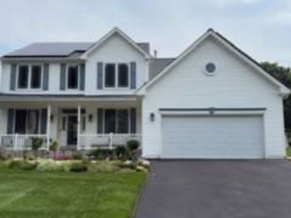 28 PEMBERTON LANE, EAST WINDSOR, NJ 08520