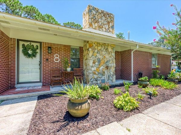 8 Longwood Drive, Shalimar, FL 32579