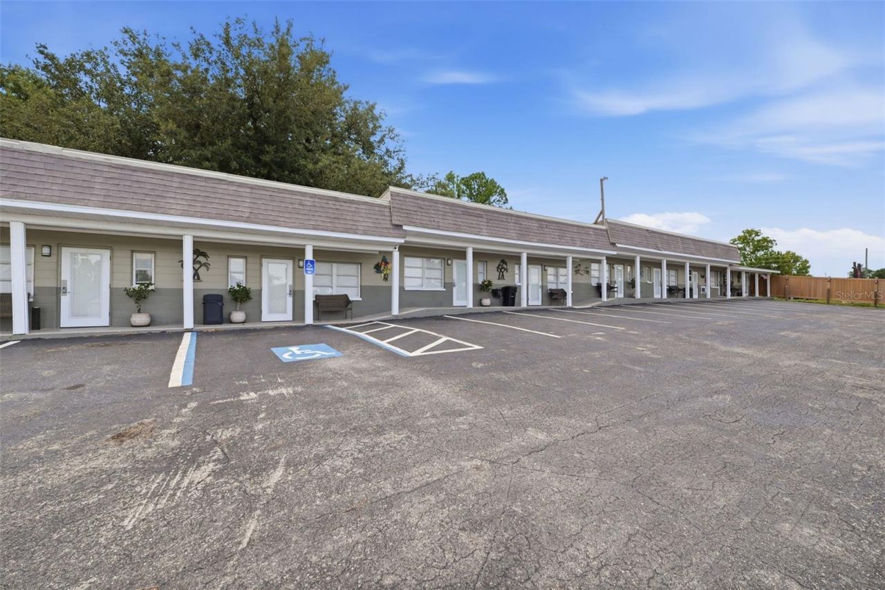 8744 Gall Blvd, Zephyrhills, FL 33541 Photo