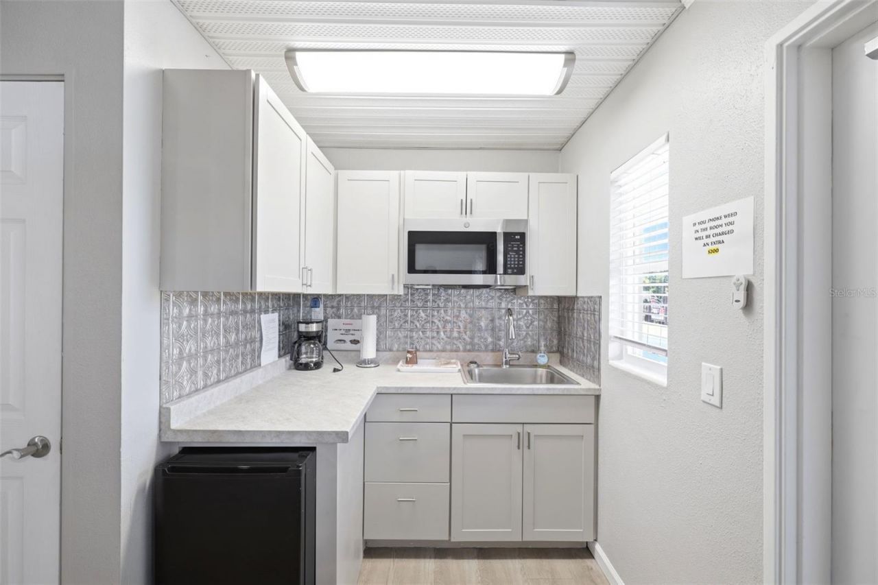 8744 Gall Blvd, Zephyrhills, FL 33541 Photo