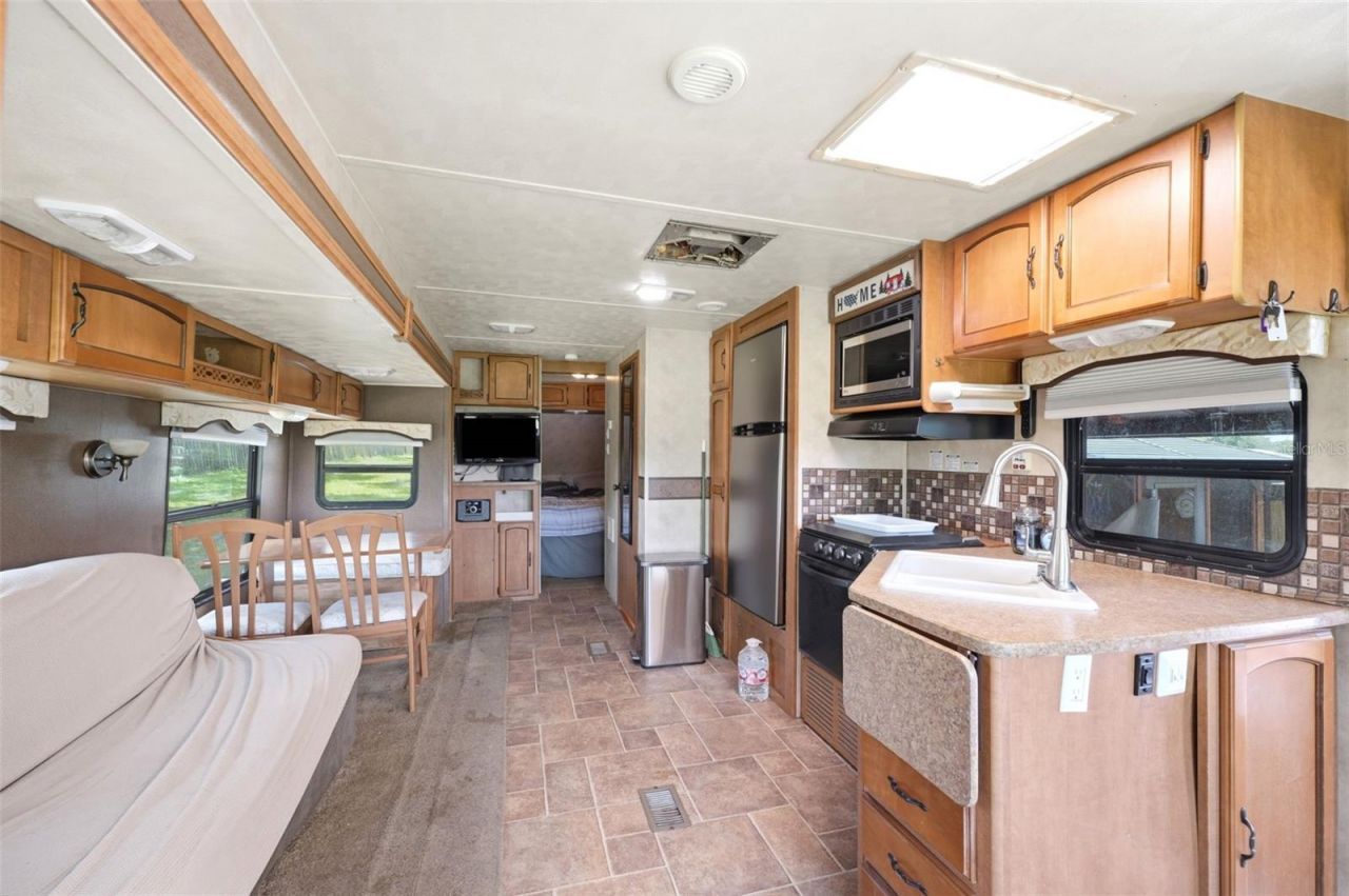 8744 Gall Blvd, Zephyrhills, FL 33541 Photo