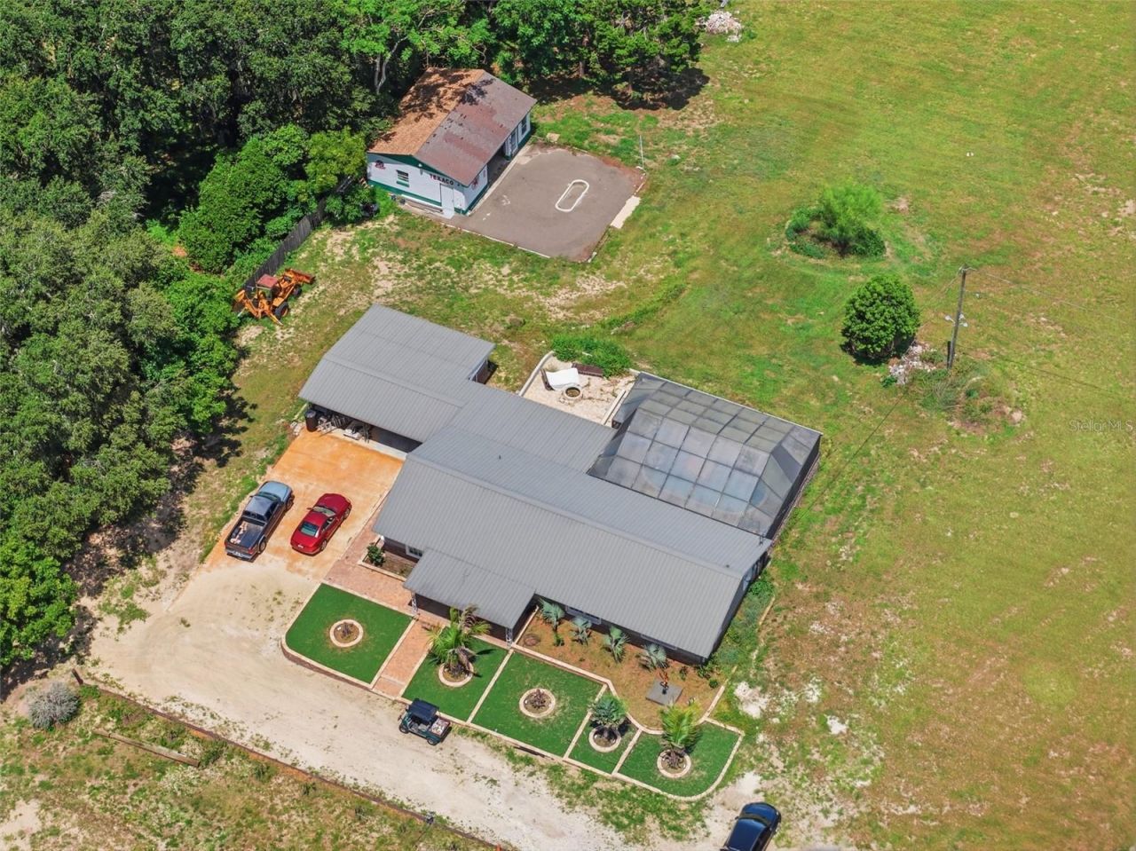 8744 Gall Blvd, Zephyrhills, FL 33541 Photo