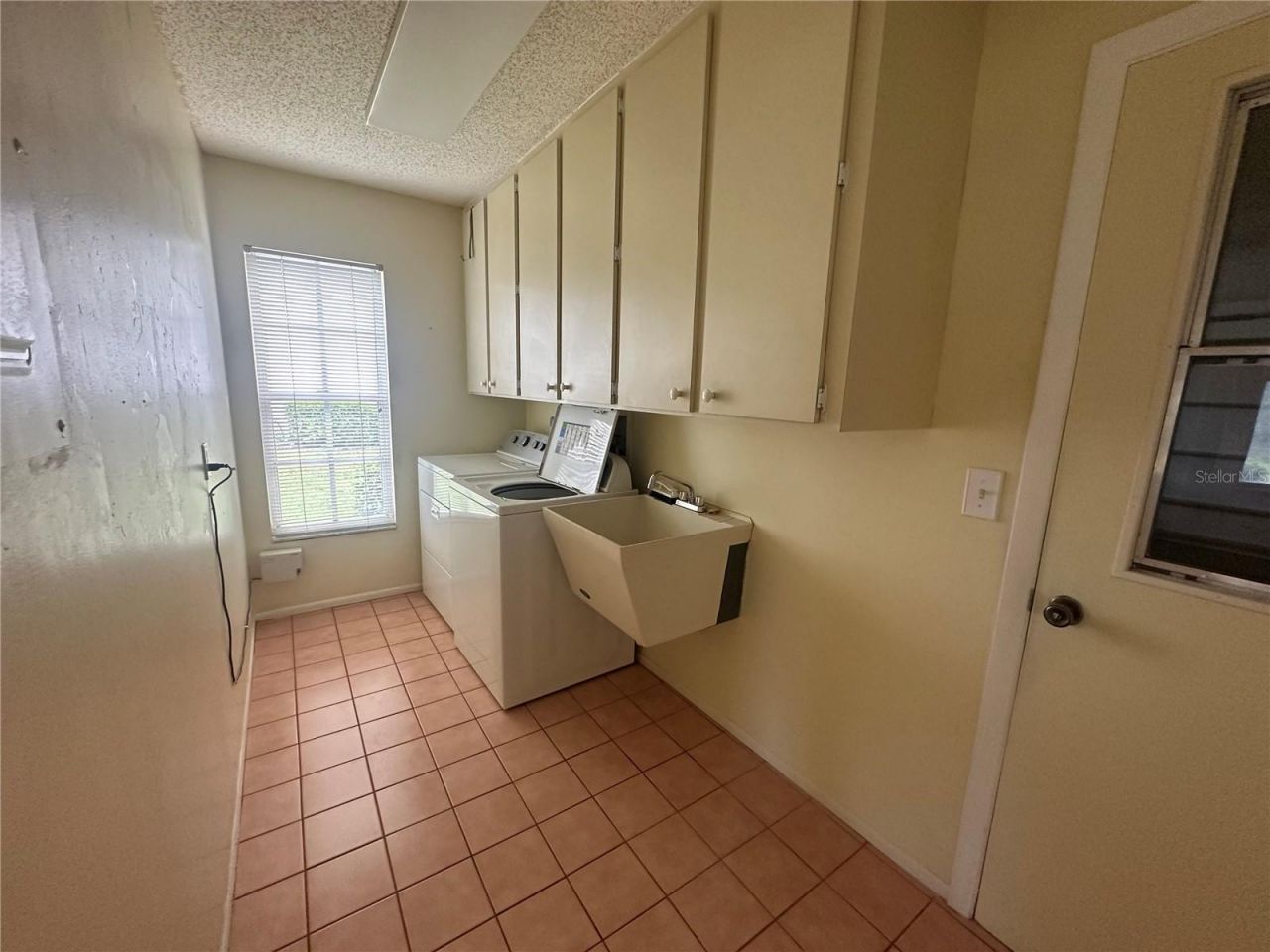 4242 Oakhurst Circle E, Sarasota, FL 34233 Photo