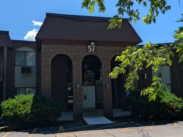57 Washington Boulevard , Unit 201, Mundelein, IL 60060