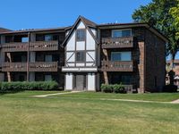 1003 Centurion Lane , Vernon Hills, IL 60061 primary photo