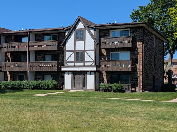 1003 Centurion Lane , Unit 7, Vernon Hills, IL 60061