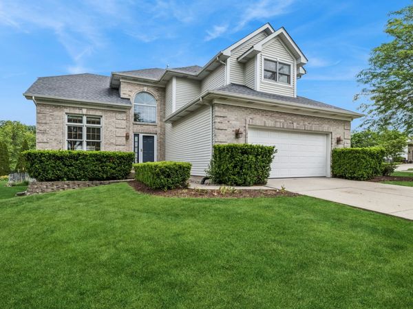 615 Wood Creek Drive , Antioch, IL 60002