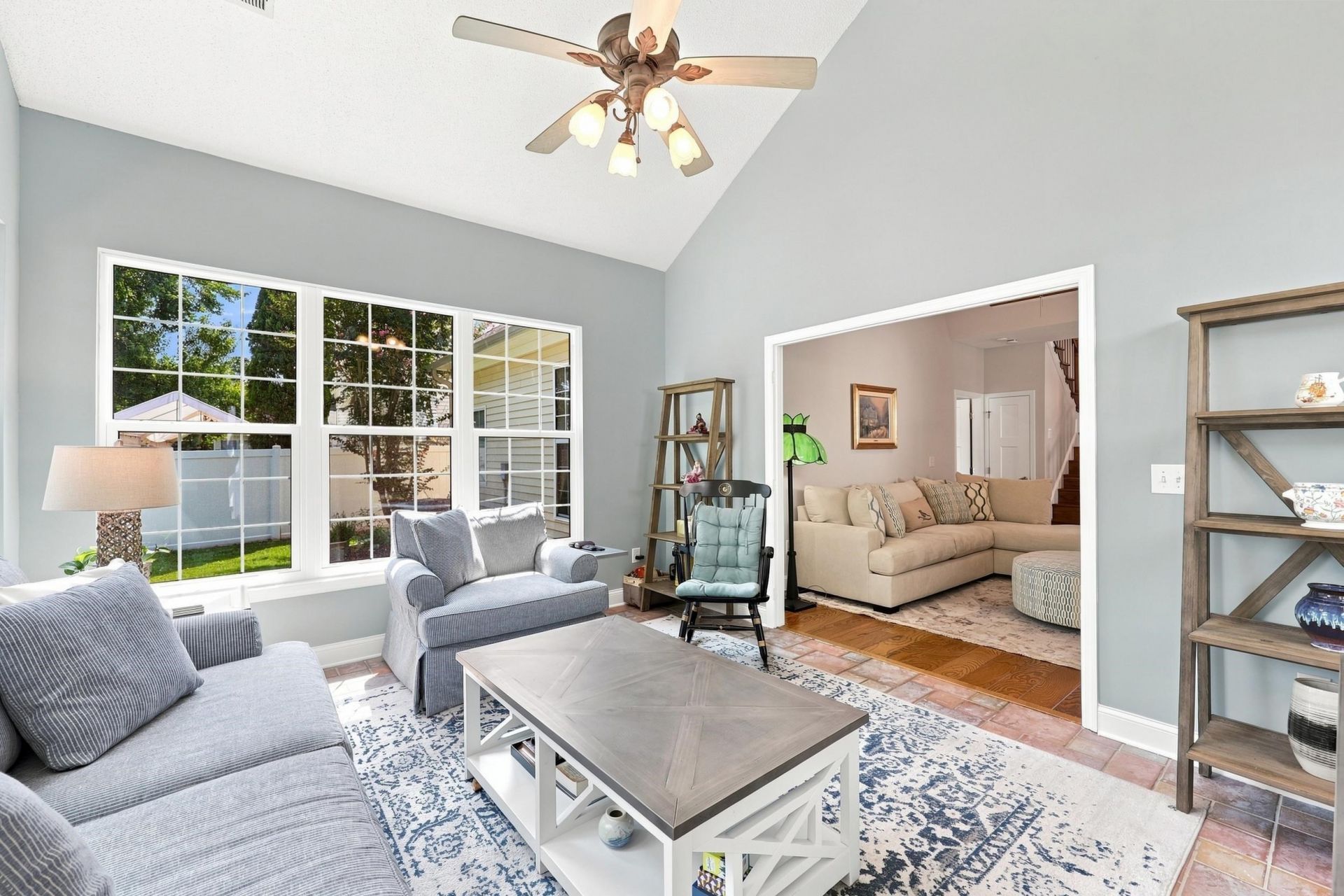 221 Spring Lake Dr. Photo 10