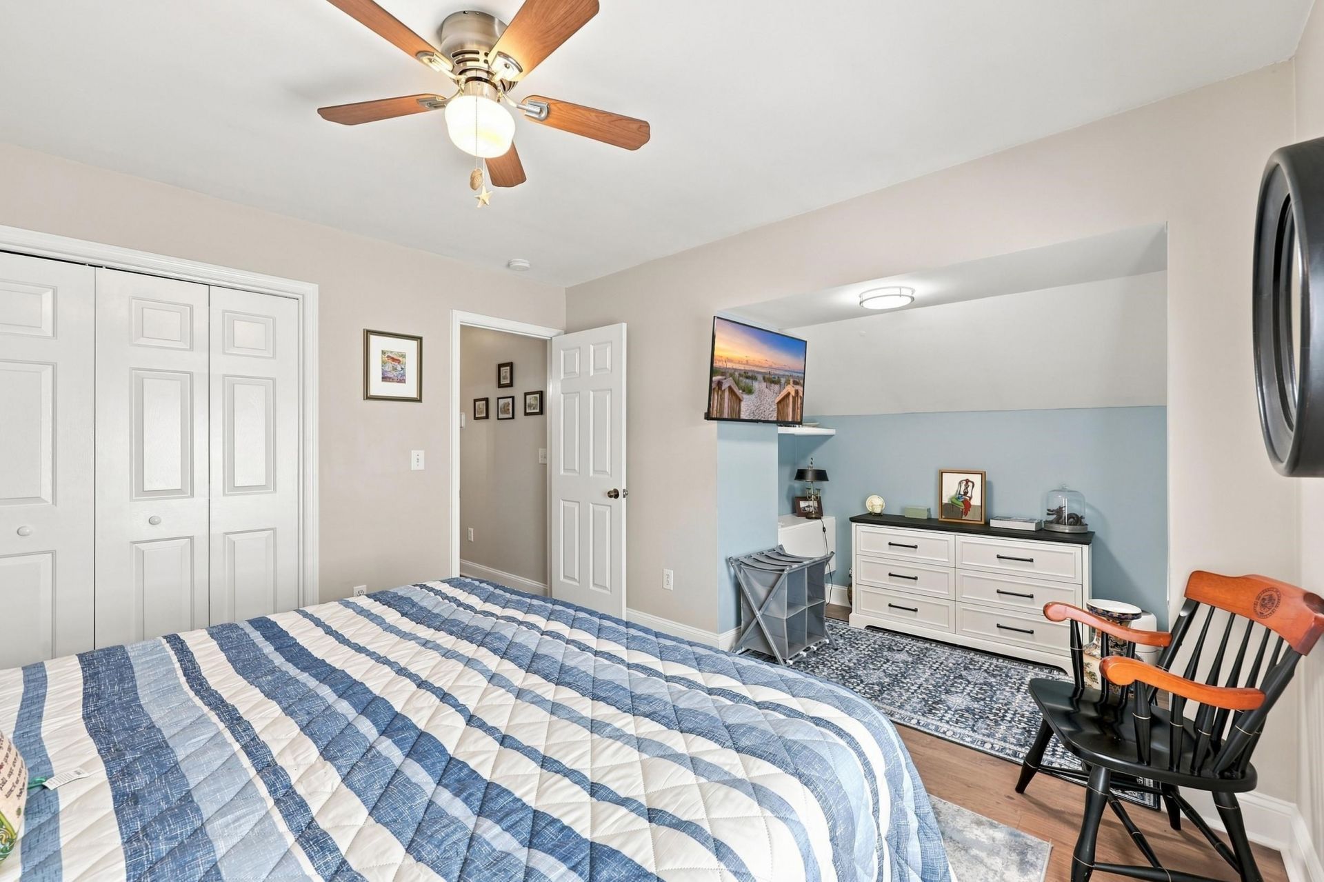 221 Spring Lake Dr. Photo 33