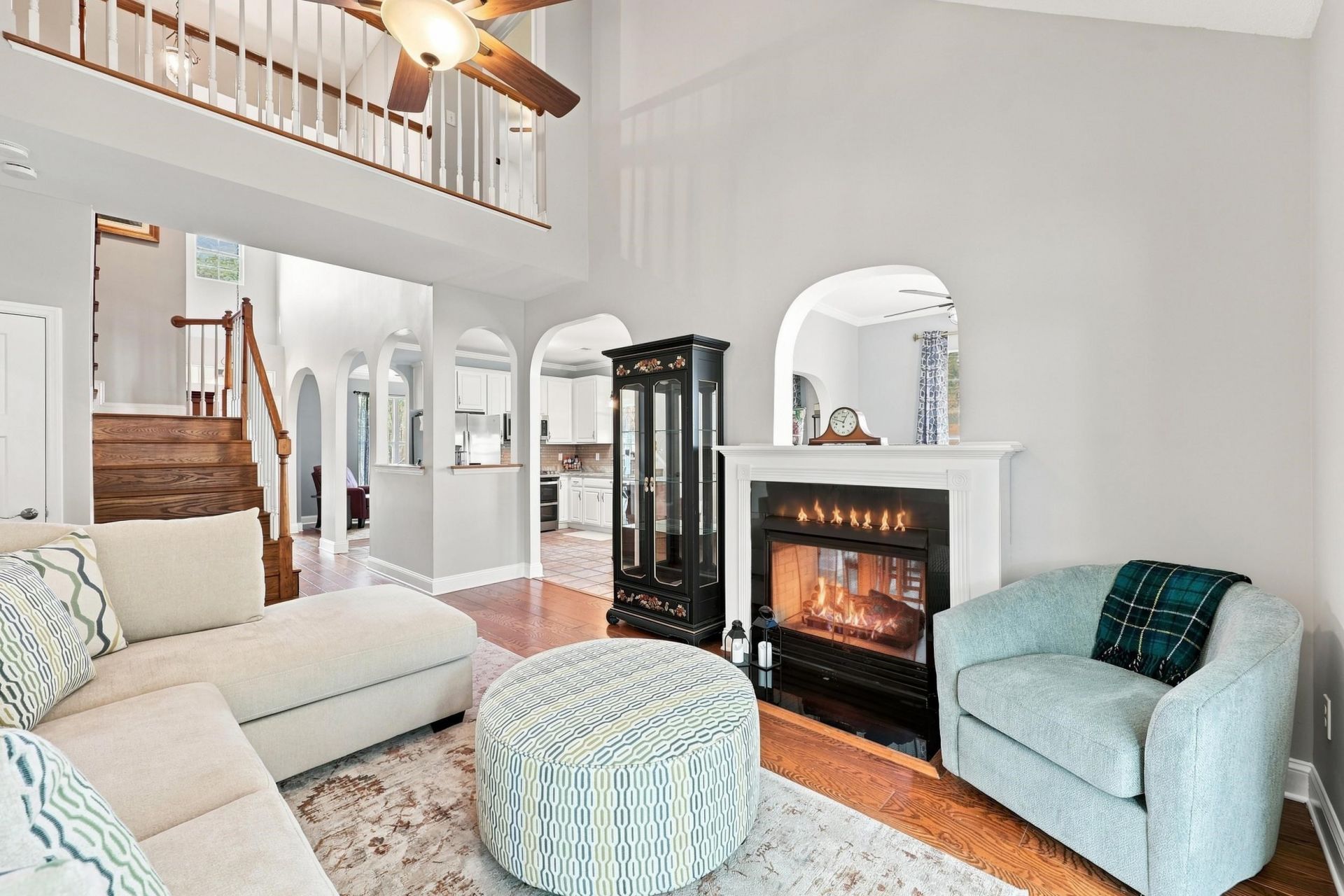221 Spring Lake Dr. Photo 8