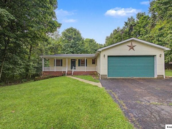 589 Floral Valley West, Howard, OH 43028