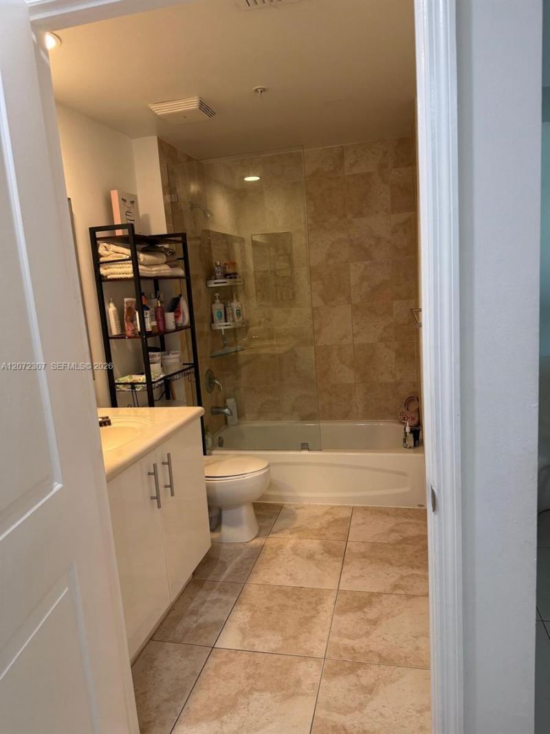 7900 Harbor Island Dr , Unit 505, North Bay Village, FL 33141 Photo