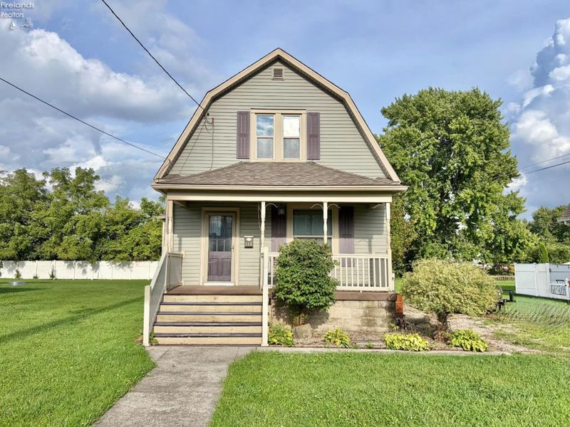 168 N Buckeye Street, Bellevue, OH 44811 Photo 2