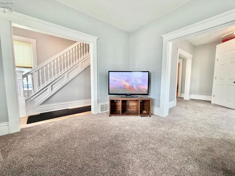 168 N Buckeye Street, Bellevue, OH 44811 Photo 7