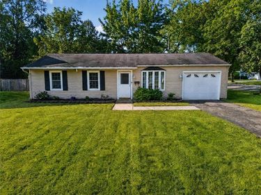 144 W Charlotte Avenue, Palmyra, NY 14522