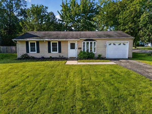 144 W Charlotte Avenue , Palmyra, NY 14522