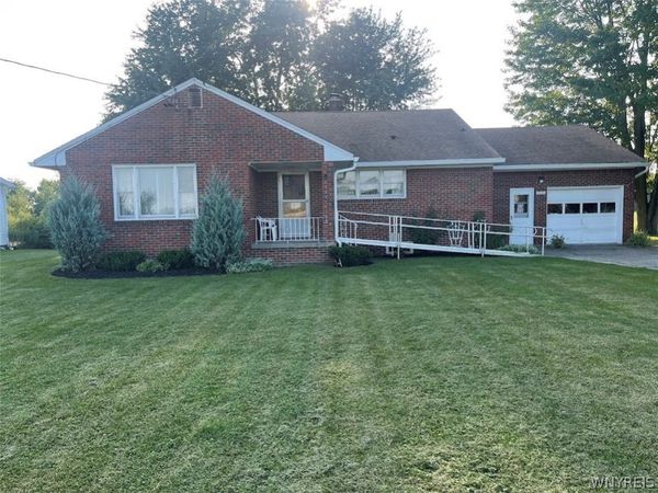 6680 Heise Road , Clarence Center, NY 14032