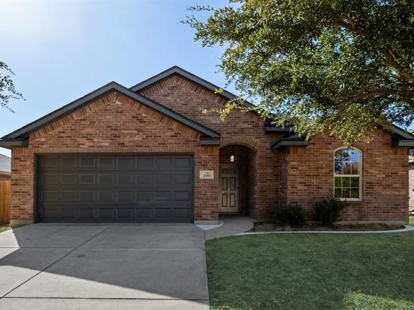 250 Kennedy Drive, Crowley, TX 76036