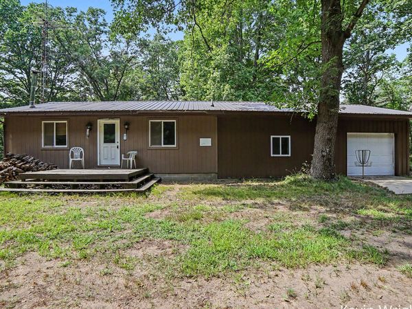 4415 E Arthur Road, Hesperia, MI 49421