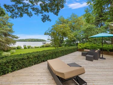 3377 W Shore Drive, Orchard Lake Village, Mi 48324