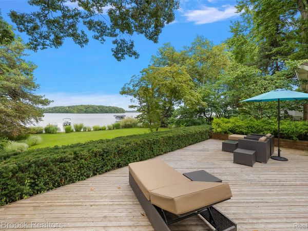 3377 W Shore Drive, Orchard Lake Village, Mi 48324