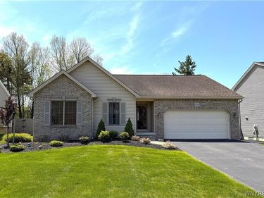 1366 Evergreen Drive, Lake View, NY 14085