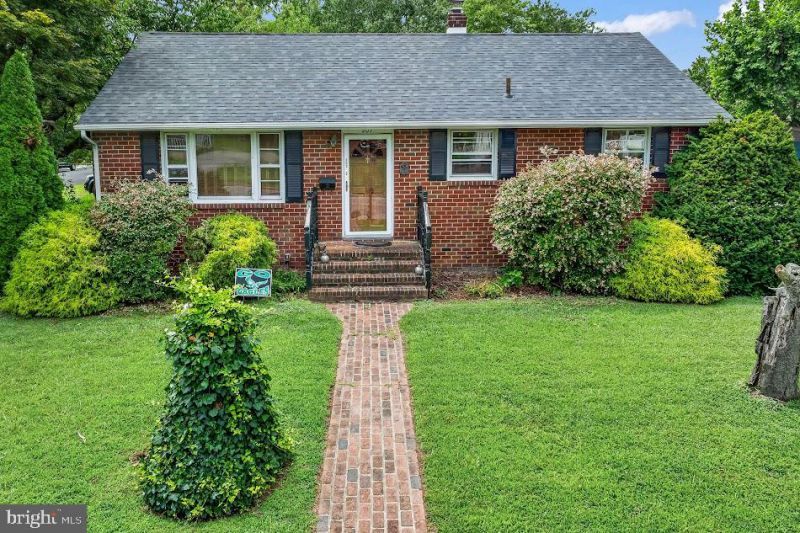 207 Harmony Road, Gibbstown, NJ 08027 Main Photo