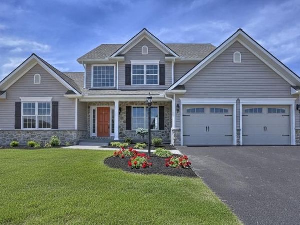 017 STARLIGHT LANE , LEBANON, PA 17046