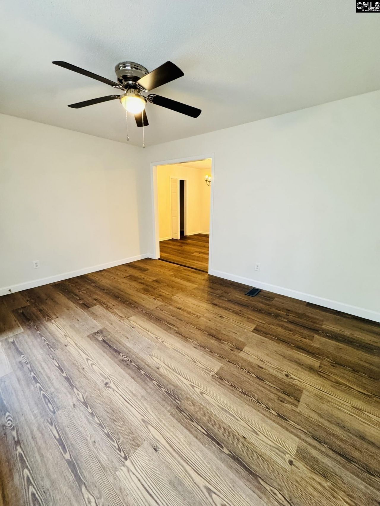 4233 Donavan Drive  Photo 5