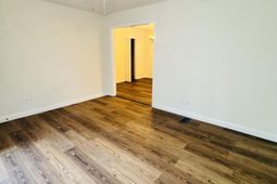 4233 Donavan Drive  photo 4