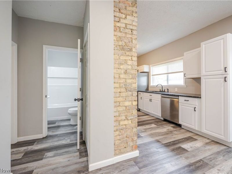 3282 W 38th Street, Cleveland, OH 44109 Photo 14