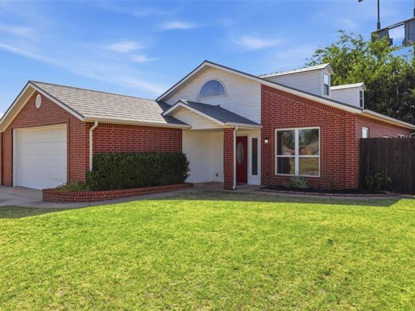 2302 Oakridge Drive, Purcell, OK 73080