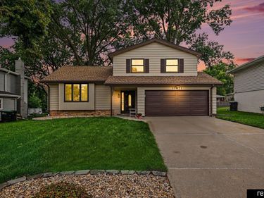 10621 N Street, Omaha, NE 68127