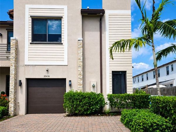 20636 NE 5th Pl , Miami, FL 33179