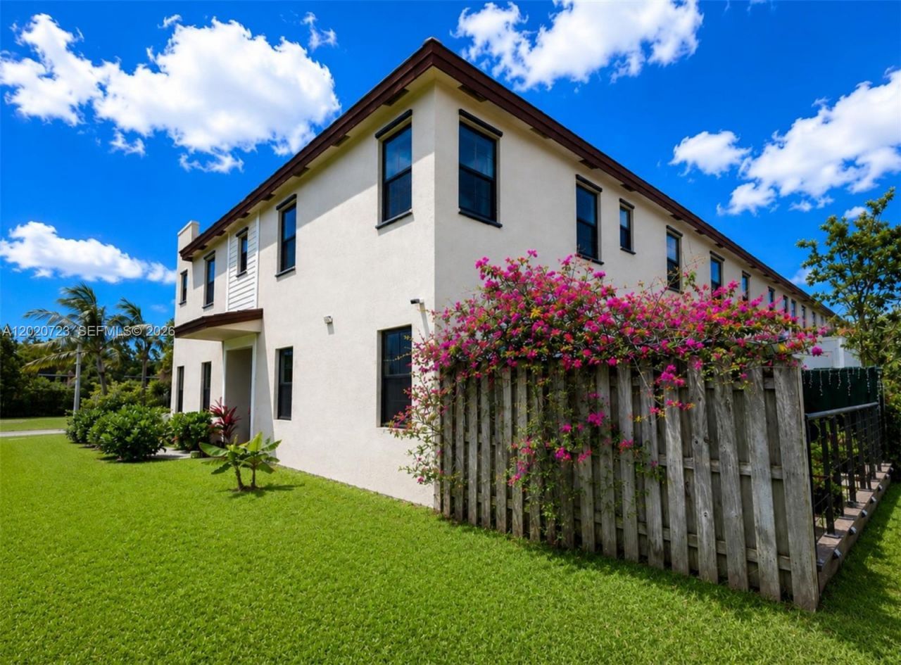 20636 NE 5th Pl , Miami, FL 33179 Photo