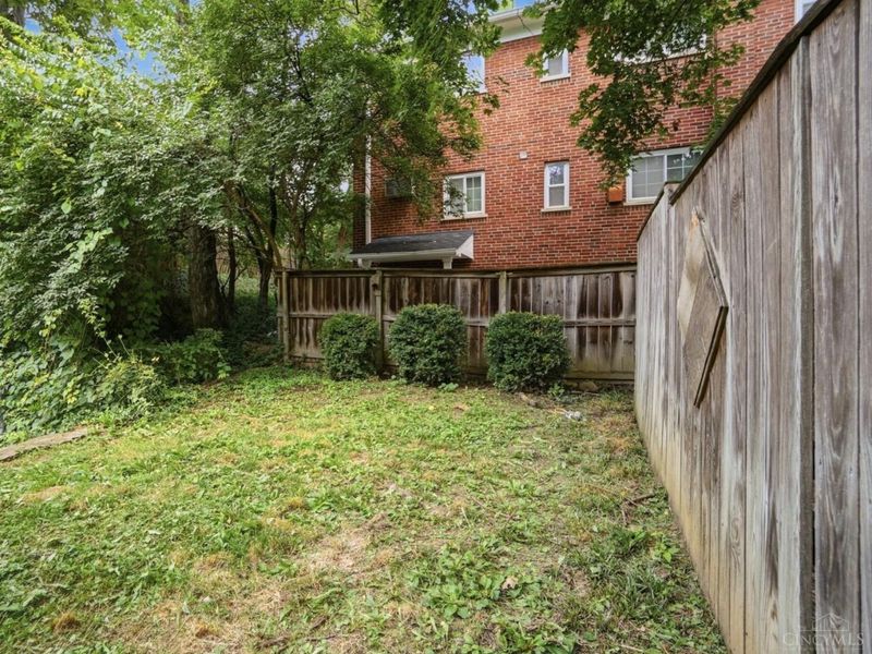 2956 Linwood Avenue, Cincinnati, OH 45208 Photo 14