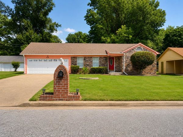 3558 GREENTREE DR, Memphis, TN 38128