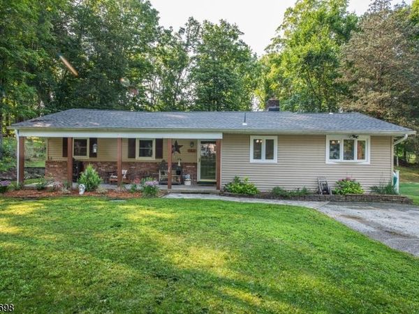 904 Crest Rd, Stillwater, NJ 07860