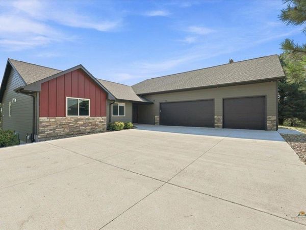 1532 TABLEROCK RD, Rapid City, SD 57701