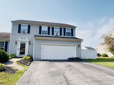 5494 Ravensthorpe, Clay, NY 13041