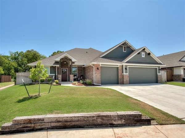 2412 Creek Side Circle, Moore, OK 73160
