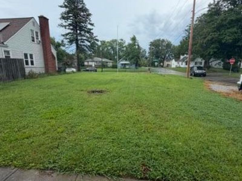 1152 E North Broadway Street, Columbus, OH 43224 Photo 10