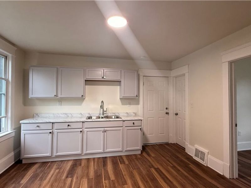 3721 E 50th Street , Cleveland, OH 44105 Photo 5