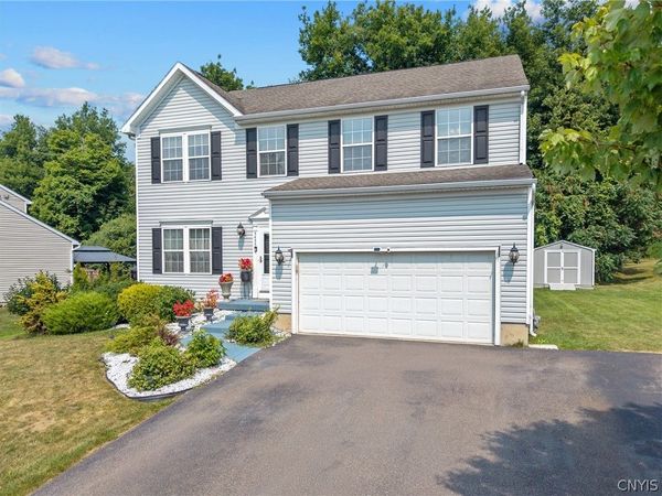 5455 Lucknow Drive , Clay, NY 13041