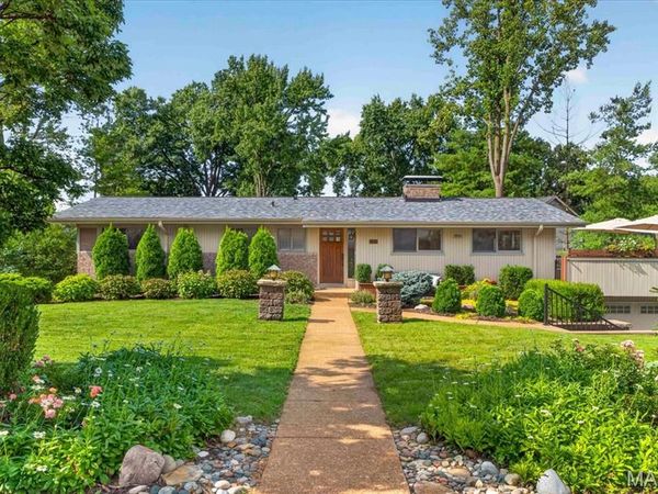 11728 Claychester Drive, Des Peres, MO 63131