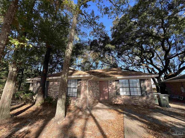 1350 Fairchild, Pensacola, FL 32504