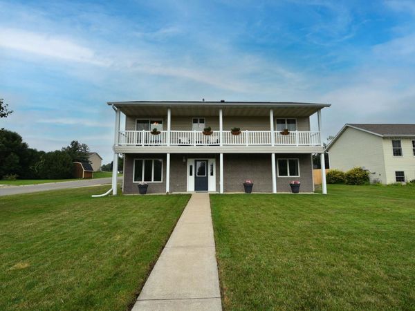 101 6th Avenue NE, Elgin, MN 55932
