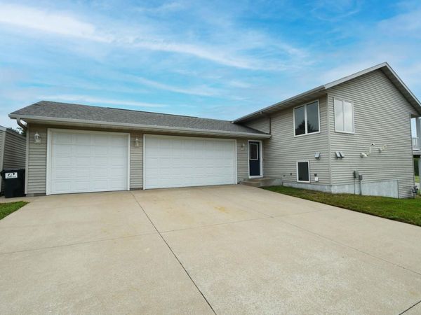 101 6th Avenue NE, Elgin, MN 55932