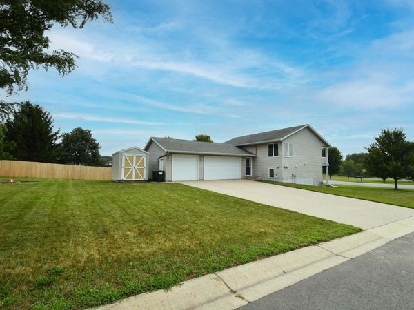 101 6th Avenue NE, Elgin, MN 55932