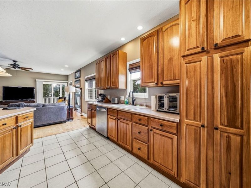 1860 Rockefeller Road, Wickliffe, OH 44092 Photo 12
